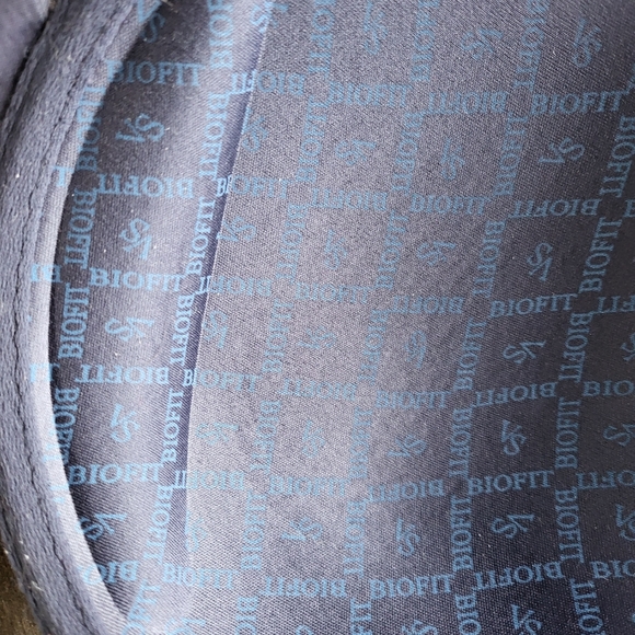 Victoria's Secret Biofit Bra - Picture 7 of 7